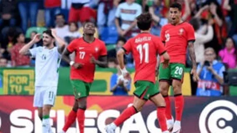 孔德赞誉弗里克：球场风采似魅力服饰，与亚马尔携手共战乐享其程。